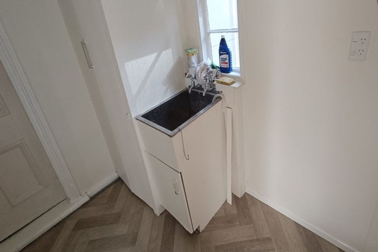 Photo of property in 121-123 Shakespeare Road, Bluff Hill, Napier, 4110