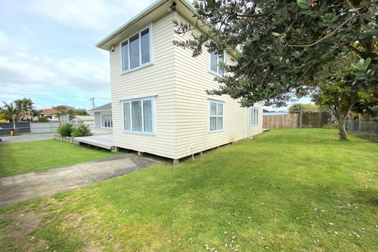 Photo of property in 67 Waipani Road, Te Atatu Peninsula, Auckland, 0610