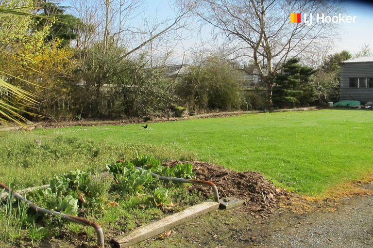 Photo of property in 16 Moore Street, Milton, 9220