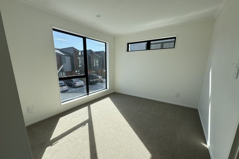 Photo of property in 15 Mahalo Avenue, Wiri, Auckland, 2104