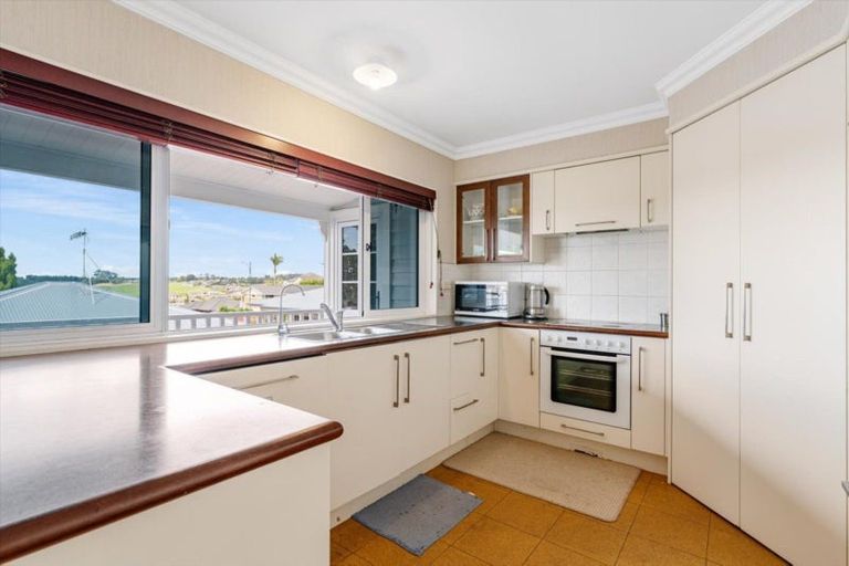 Photo of property in 35 Oxford Street, Te Puke, 3119