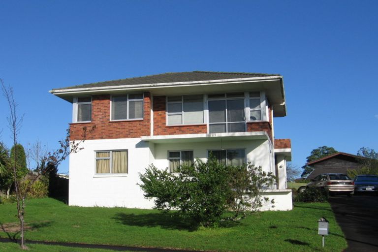 Photo of property in 42 Fielding Crescent, Farm Cove, Auckland, 2012