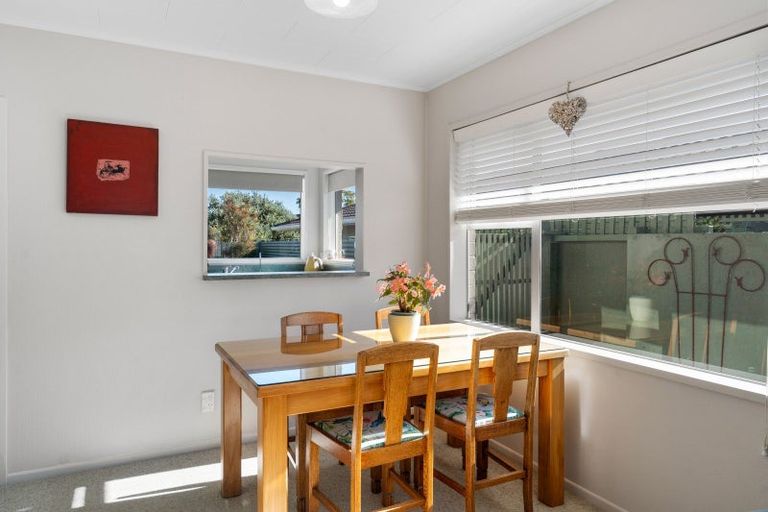 Photo of property in 5a Andrew Street, Waikanae, 5036