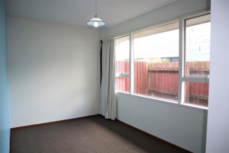 Photo of property in 2/31 Lamorna Road, Parklands, Christchurch, 8083