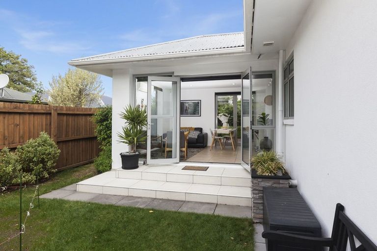 Photo of property in 20 Straven Road, Riccarton, Christchurch, 8011