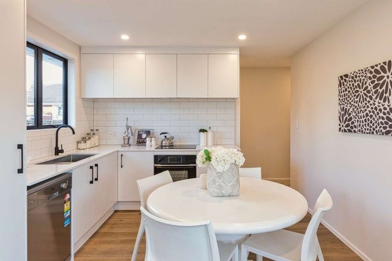 Photo of property in 52a Waipani Road, Te Atatu Peninsula, Auckland, 0610