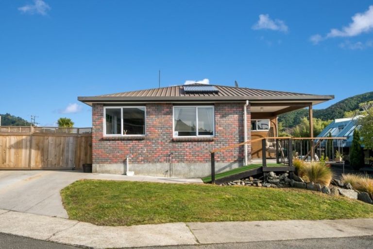 Photo of property in 289 Waikawa Road, Waikawa, Picton, 7220