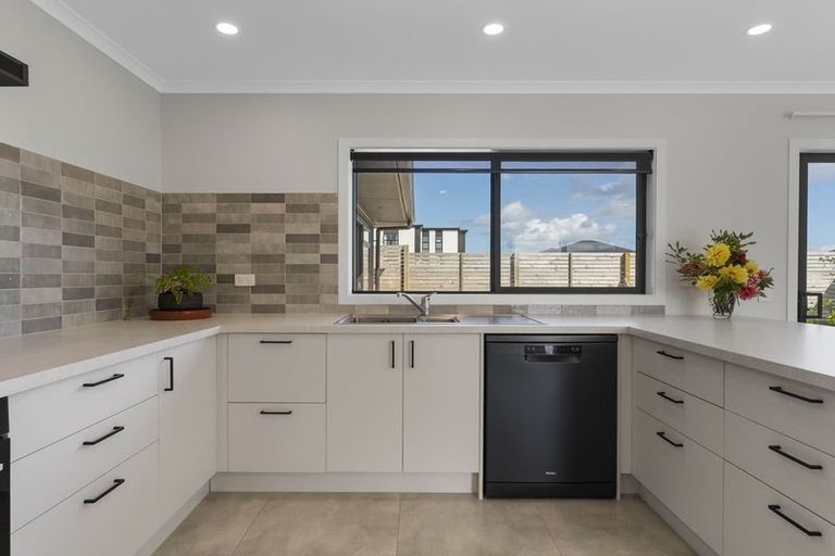 Photo of property in 10 Uku Way, Wharewaka, Taupo, 3330