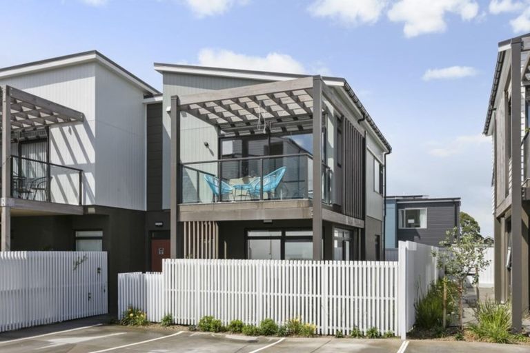 Photo of property in 21 Tuatua Road, Hobsonville, Auckland, 0616