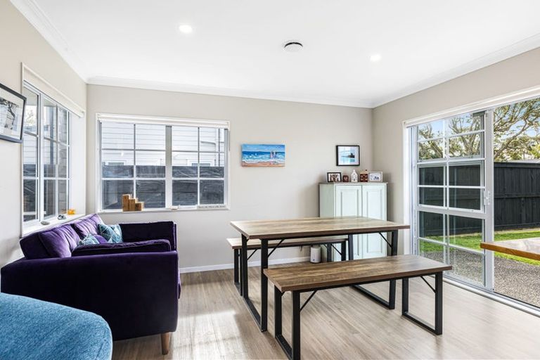 Photo of property in 33 Maygrove Drive, Orewa, 0931