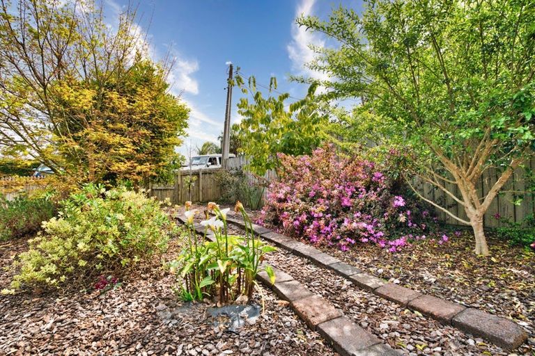 Photo of property in 32 Outlook Road, Greenhithe, Auckland, 0632