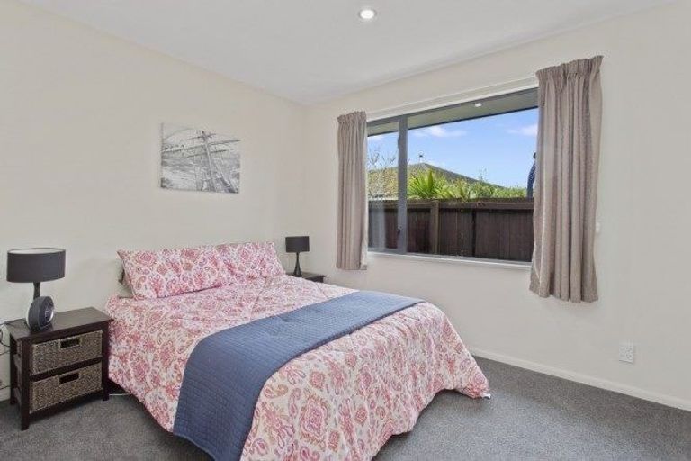 Photo of property in 27 Hawkins Place, Rangiora, 7400