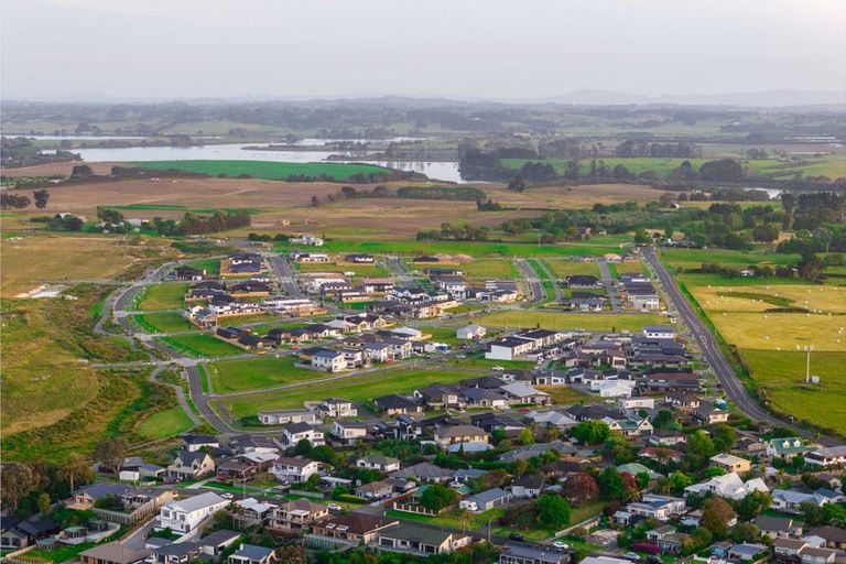 Photo of property in 11 Kaitiaki Drive, Clarks Beach, 2122