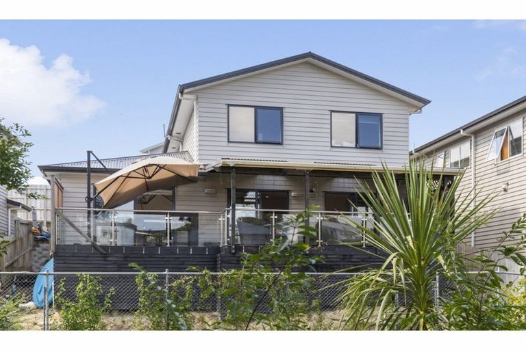 Photo of property in 22a Sabulite Road, Kelston, Auckland, 0602