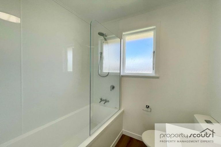 Photo of property in 4 Simons Street, Moturoa, New Plymouth, 4310