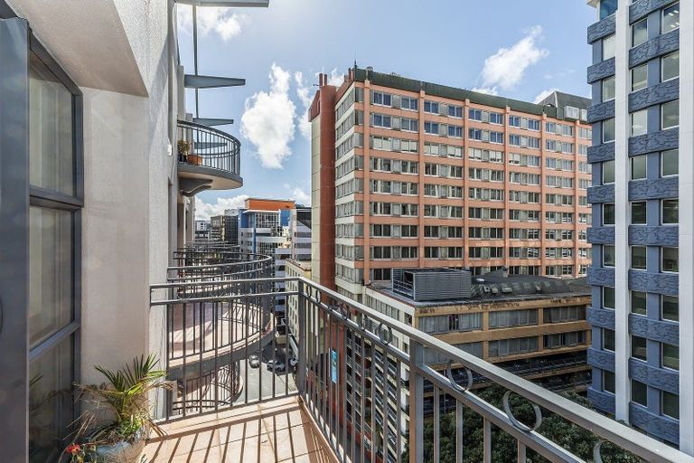 Photo of property in Atrium Towers, 8e/154 The Terrace, Wellington Central, Wellington, 6011