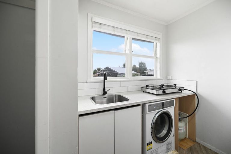 Photo of property in 10 Bremridge Place, Melville, Hamilton, 3206