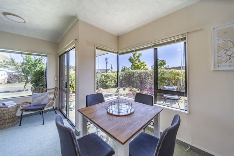 Photo of property in 3 Beaufort Place, Taradale, Napier, 4112