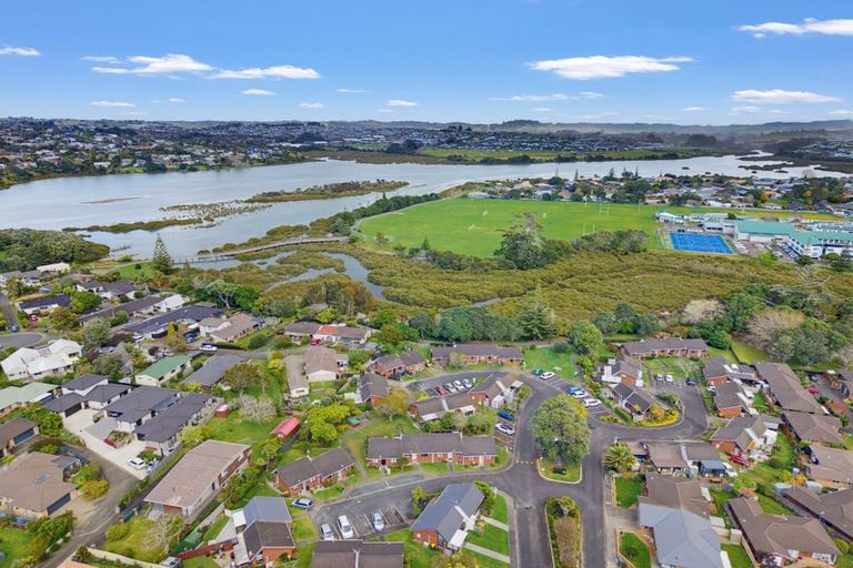 Photo of property in 10 Fantail Court, Orewa, 0931
