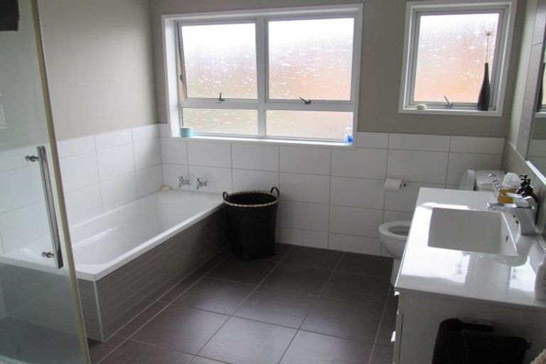 Photo of property in 4 Sunny Bay Road, Matua, Tauranga, 3110