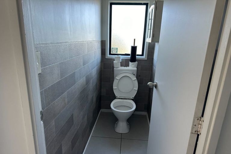 Photo of property in 266 Triangle Road, Massey, Auckland, 0614