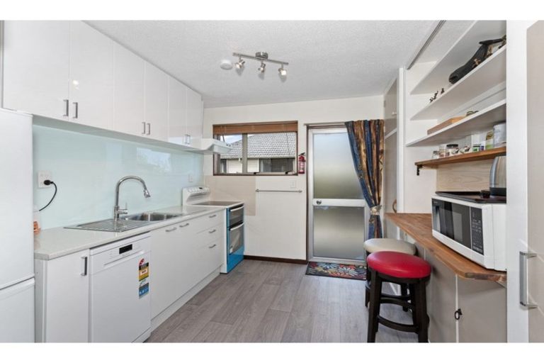 Photo of property in 2/30 Garvins Road, Hornby, Christchurch, 8042