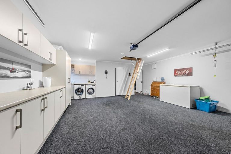 Photo of property in 19 Kotare Drive, Waiwhakaiho, New Plymouth, 4312