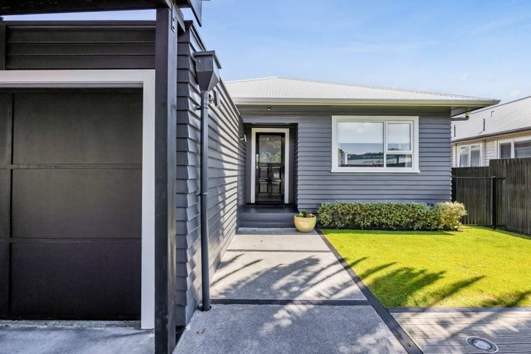 Photo of property in 290 Devon Street West, New Plymouth, 4310