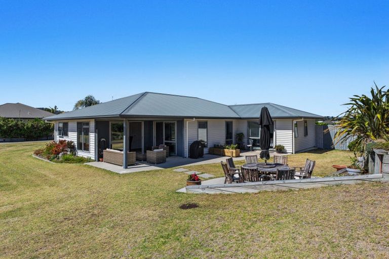 Photo of property in 41 Dawn Parade, Coastlands, Whakatane, 3120