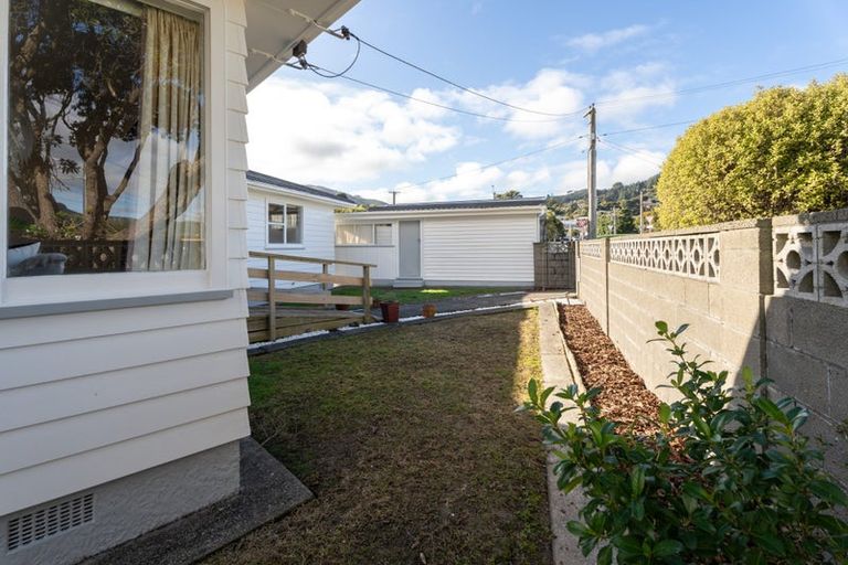 Photo of property in 13 Mclellan Street, Tawa, Wellington, 5028