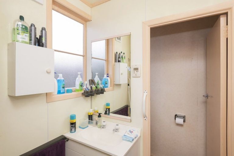 Photo of property in Orange Grove Flats, 2/549 Childers Road, Te Hapara, Gisborne, 4010