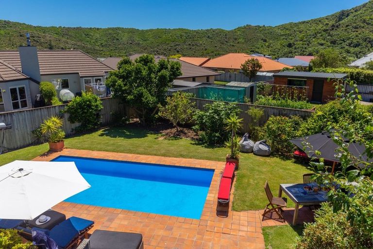 Photo of property in 12 Ranui Street, Waikawa, Picton, 7220