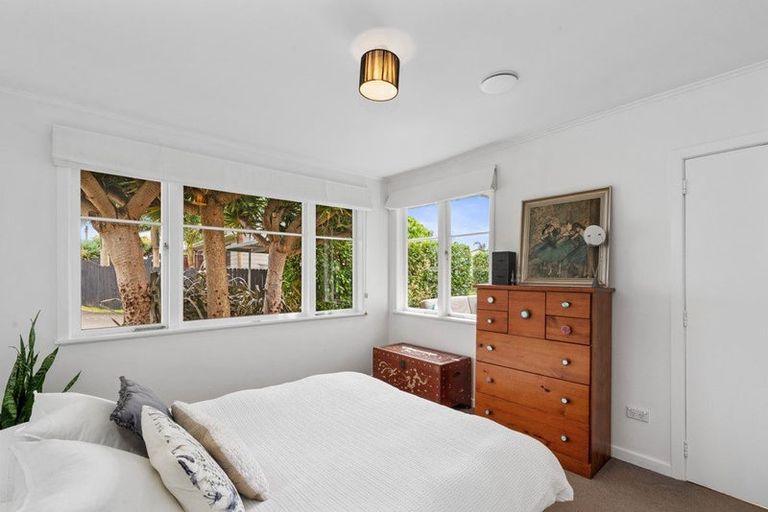 Photo of property in 86 Taikata Road, Te Atatu Peninsula, Auckland, 0610