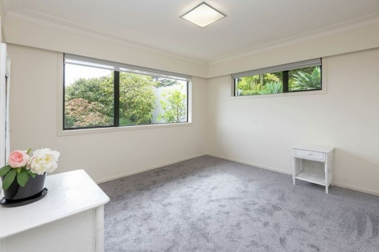 Photo of property in 2 Copperfield Terrace, Mellons Bay, Auckland, 2014