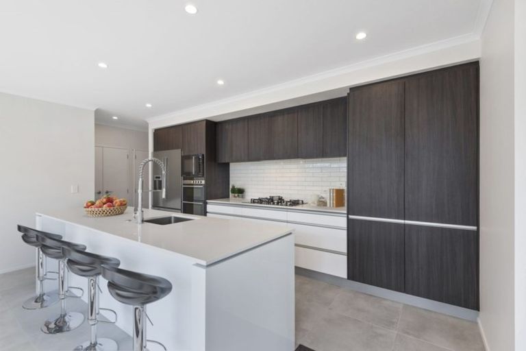 Photo of property in 29 Kukuwai Avenue, Red Beach, 0932