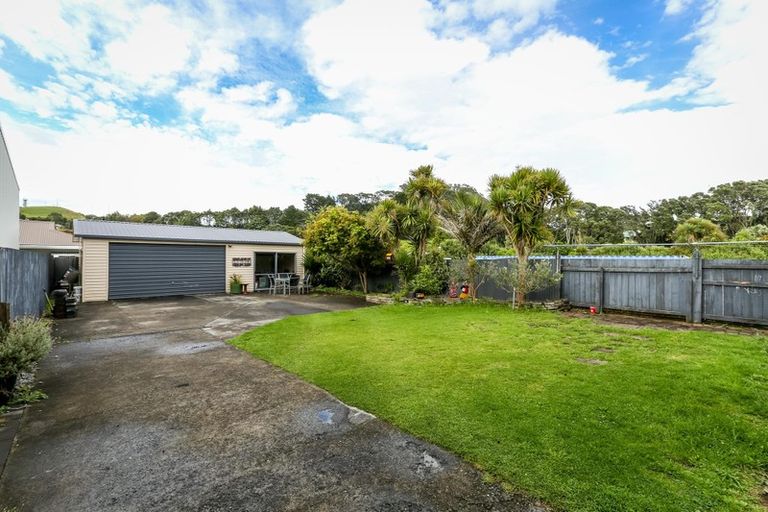 Photo of property in 63 Breakwater Road, Moturoa, New Plymouth, 4310