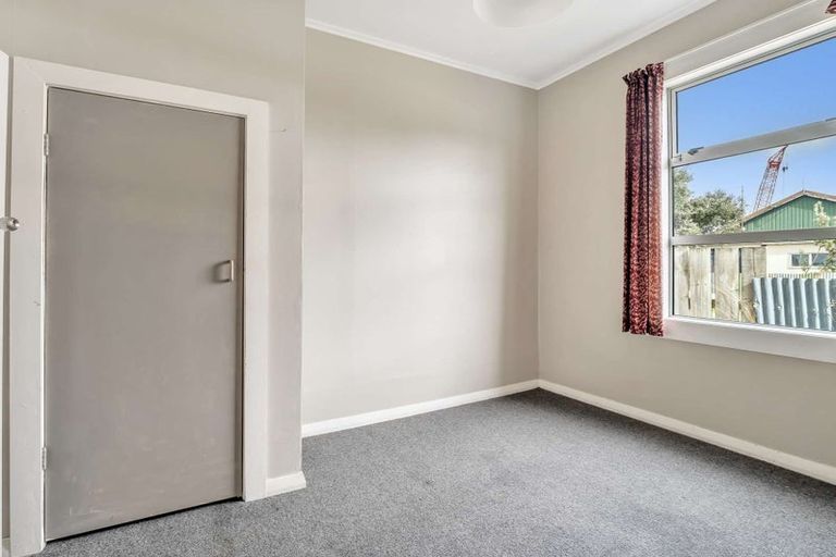 Photo of property in 3 Wharf Street, Castlecliff, Whanganui, 4501