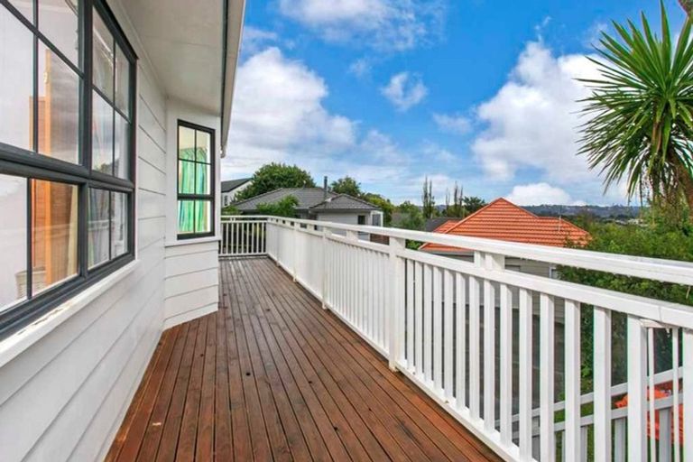 Photo of property in 13 Santiago Crescent, Unsworth Heights, Auckland, 0632