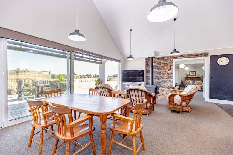 Photo of property in 104 White Rock Road, Martinborough, 5781
