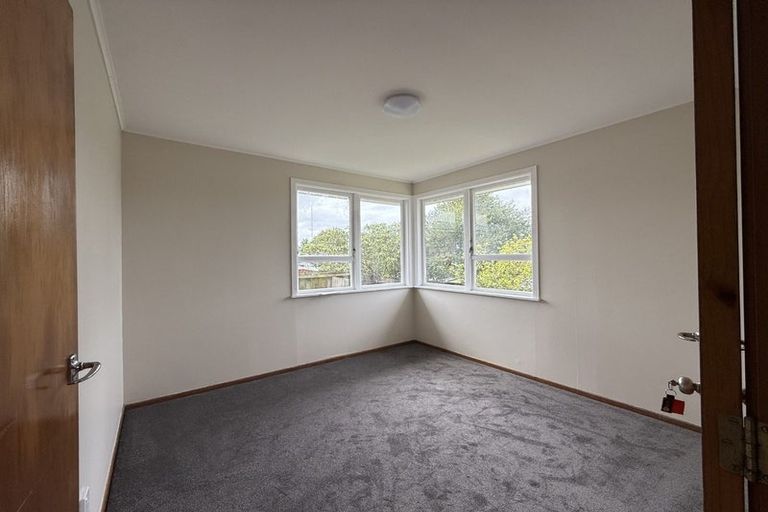 Photo of property in 26 Riverpark Crescent, Henderson, Auckland, 0610