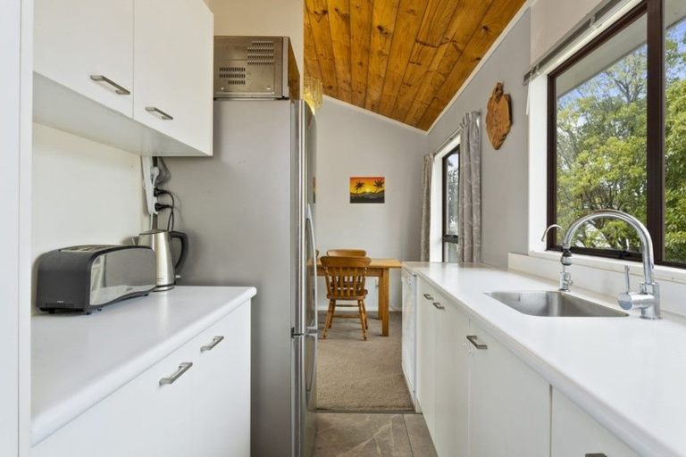 Photo of property in 3 Lorena Place, West Harbour, Auckland, 0618