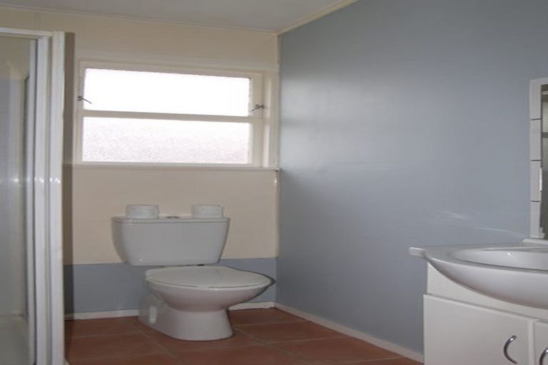 Photo of property in 2/17 Settlement Road, Papakura, 2110