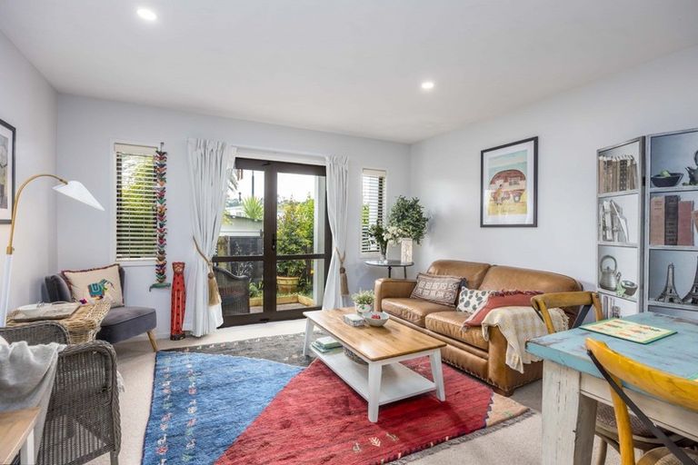 Photo of property in The Grange, 10/92 Bush Road, Albany, Auckland, 0632