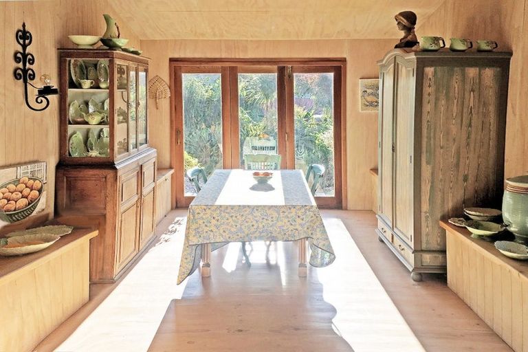 Photo of property in 76 Top Town Place, Coromandel, 3506