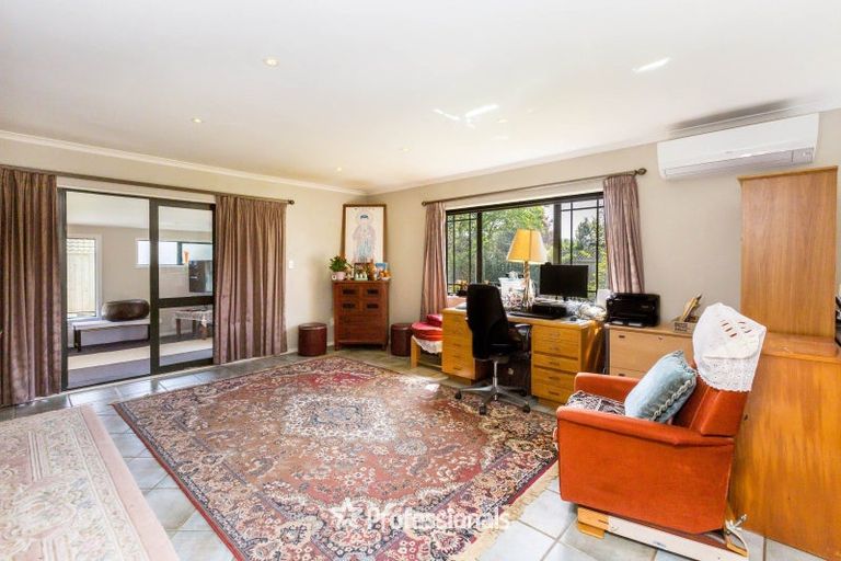 Photo of property in 22 Carlow Grove, Birchville, Upper Hutt, 5018