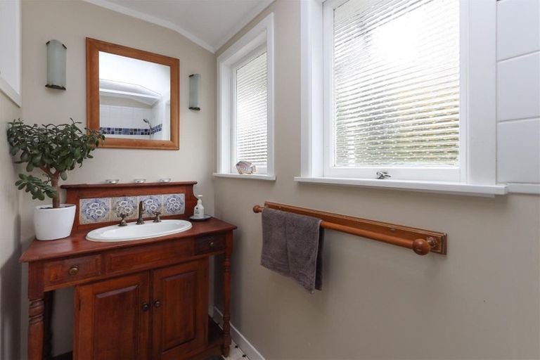 Photo of property in 24 Melrose Avenue, Owhata, Rotorua, 3010