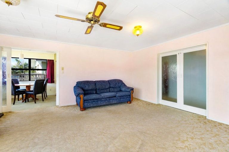 Photo of property in 19 Roskilda Crescent, Taradale, Napier, 4112