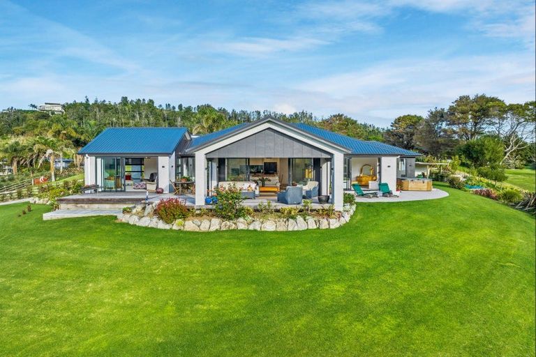 Photo of property in 19 Titoki Lane, Whangamata, 3691