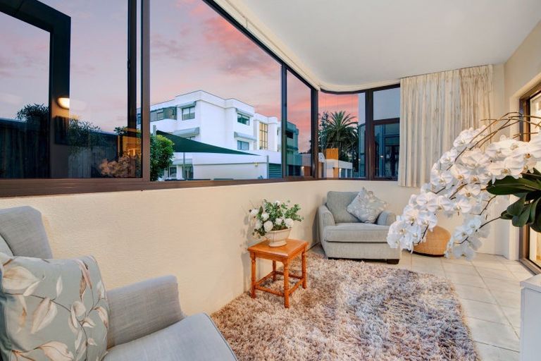 Photo of property in 15a Puriri Avenue, Orewa, 0931