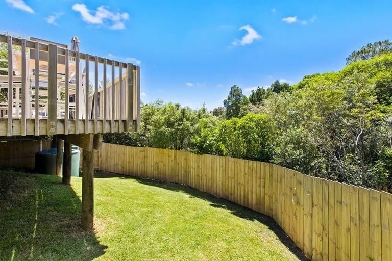 Photo of property in 19a Viridian Lane, Greenhithe, Auckland, 0632